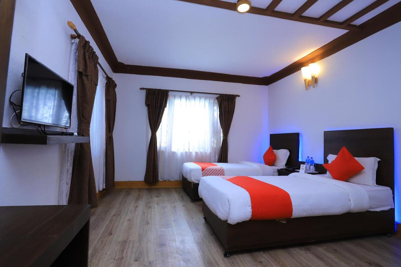 Oyo 591 Hotel Blue Moon Dharampur ภายนอก รูปภาพ