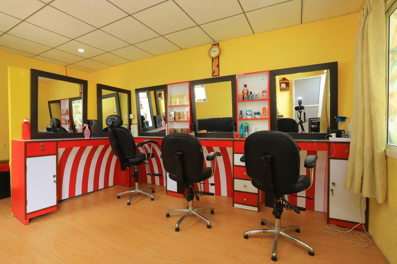 Oyo 591 Hotel Blue Moon Dharampur ภายนอก รูปภาพ