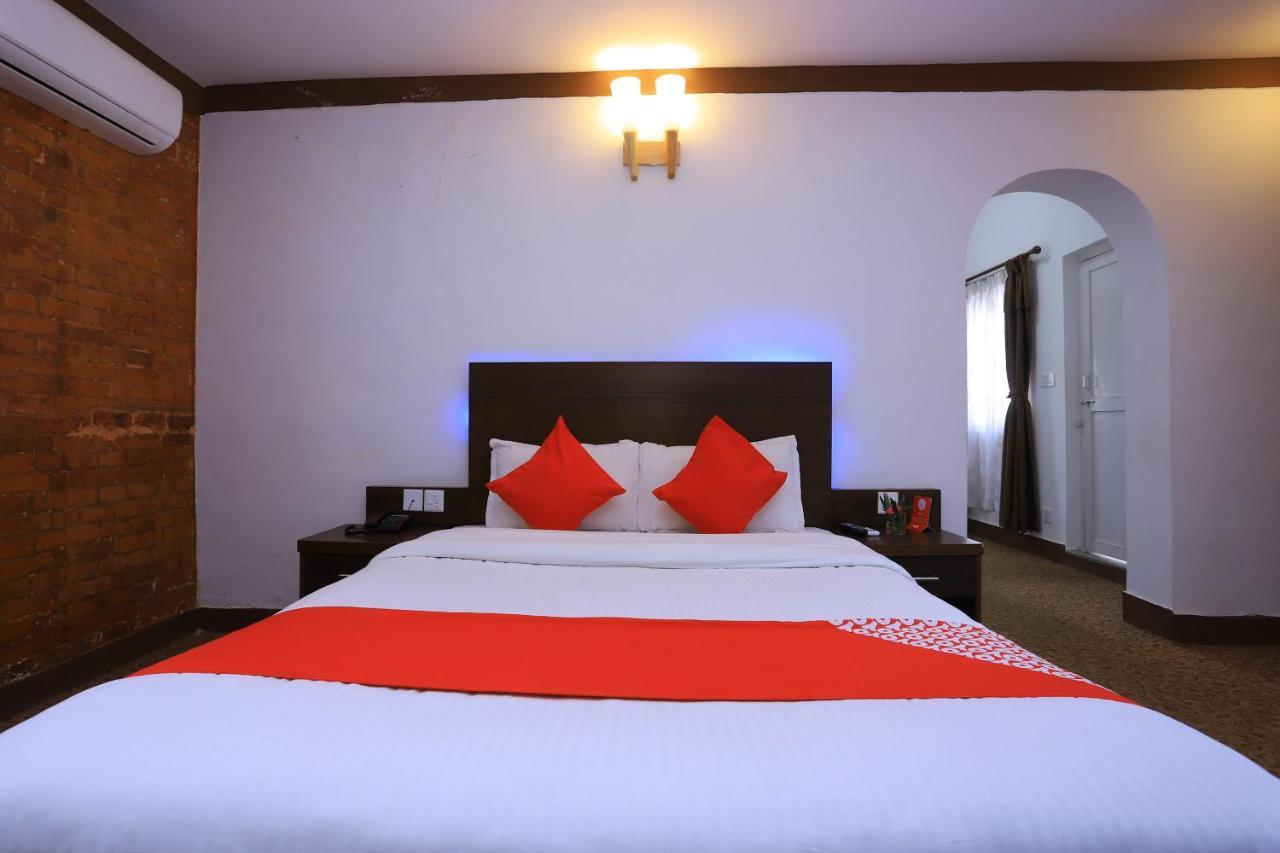 Oyo 591 Hotel Blue Moon Dharampur ภายนอก รูปภาพ