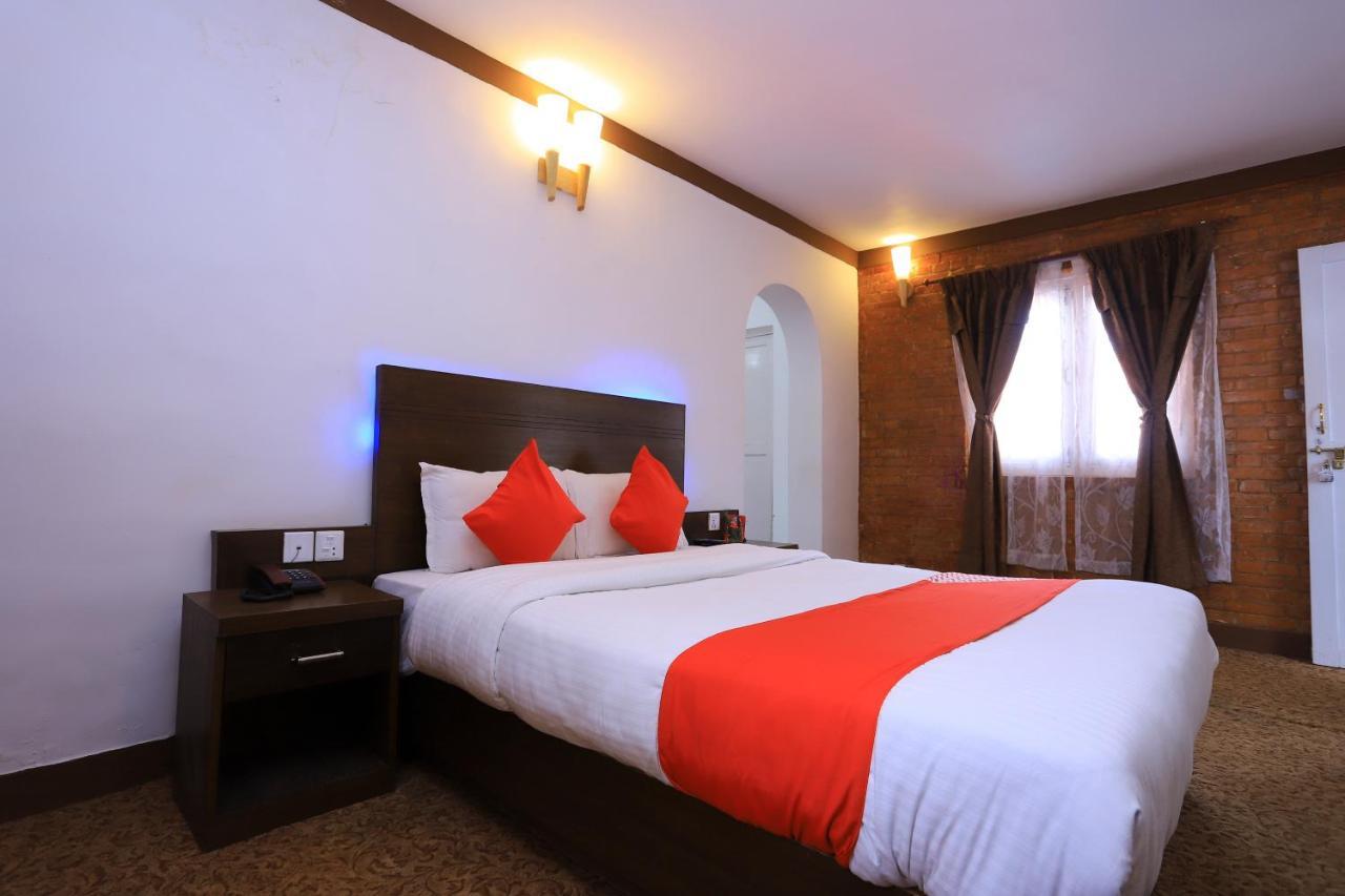 Oyo 591 Hotel Blue Moon Dharampur ภายนอก รูปภาพ