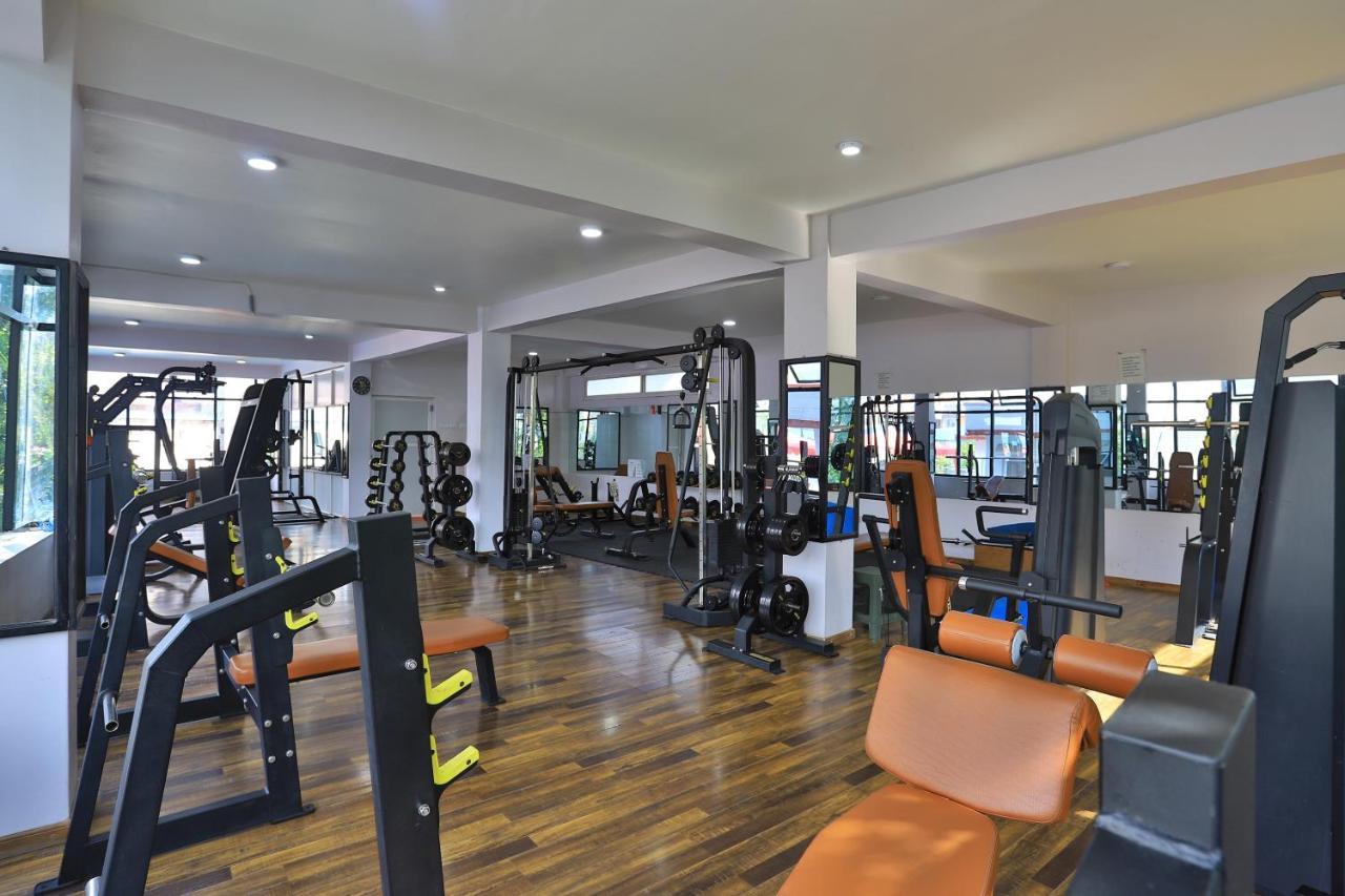Oyo 591 Hotel Blue Moon Dharampur ภายนอก รูปภาพ