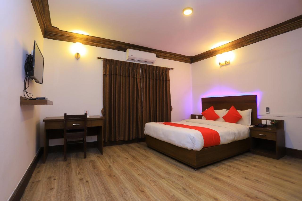 Oyo 591 Hotel Blue Moon Dharampur ภายนอก รูปภาพ