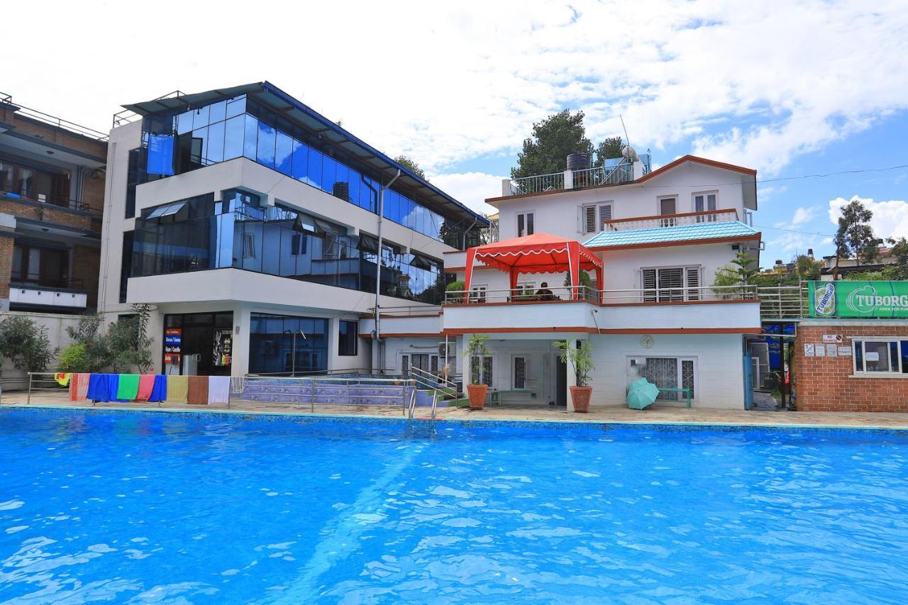 Oyo 591 Hotel Blue Moon Dharampur ภายนอก รูปภาพ