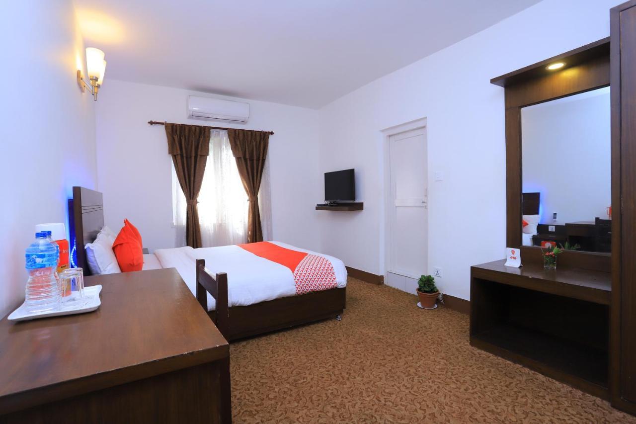 Oyo 591 Hotel Blue Moon Dharampur ภายนอก รูปภาพ